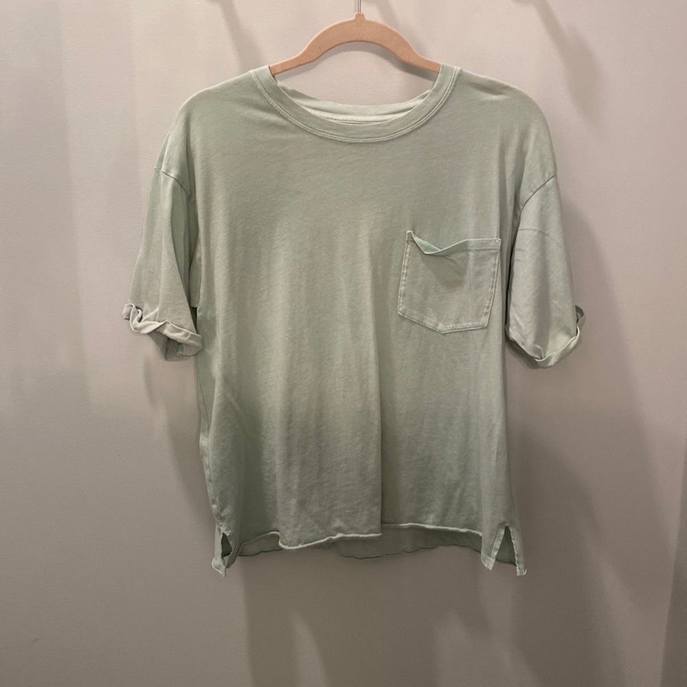 Women’s medium: American eagle pocket T-shirt